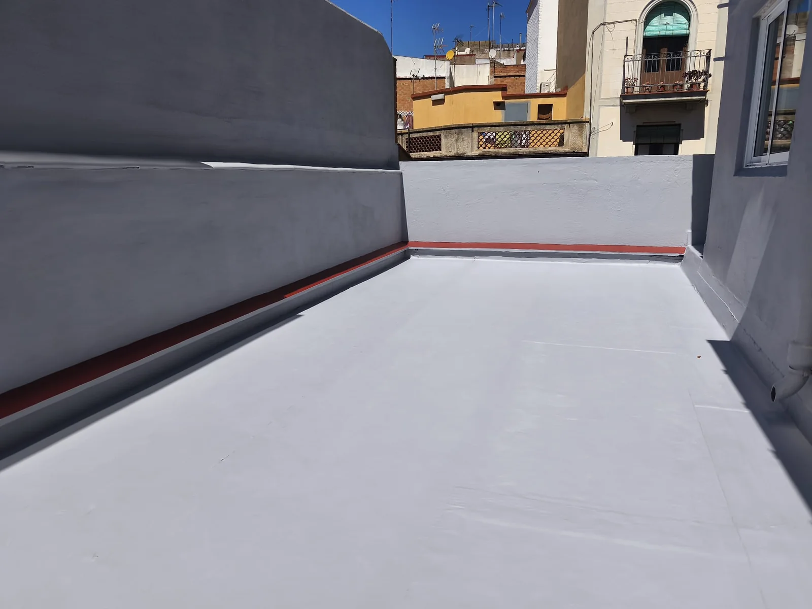 Terraza impermeabilizada y terminada en La Torrassa, Hospitalet